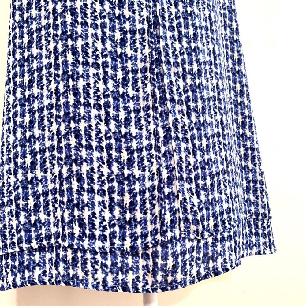 Chico’s Trapeze Blue & White Print Sleeveless Blouse - Picture 5 of 10